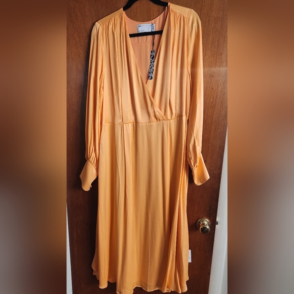ASOS Design Satin wrap front maxi dress in Marigold Size US 8 - Picture 5 of 6